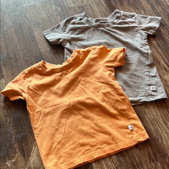 Basic T-Shirts Honest 12 Months - Picture 1 of 3